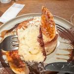 キャラメルバナナとチョコソースのパンケーキ(YURT 大名古屋ビルヂング店)