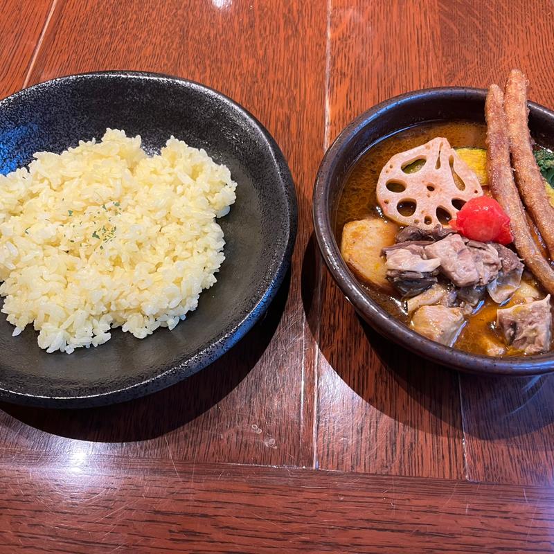 牛すじと根菜のスープカレー(白い恋人パーク)