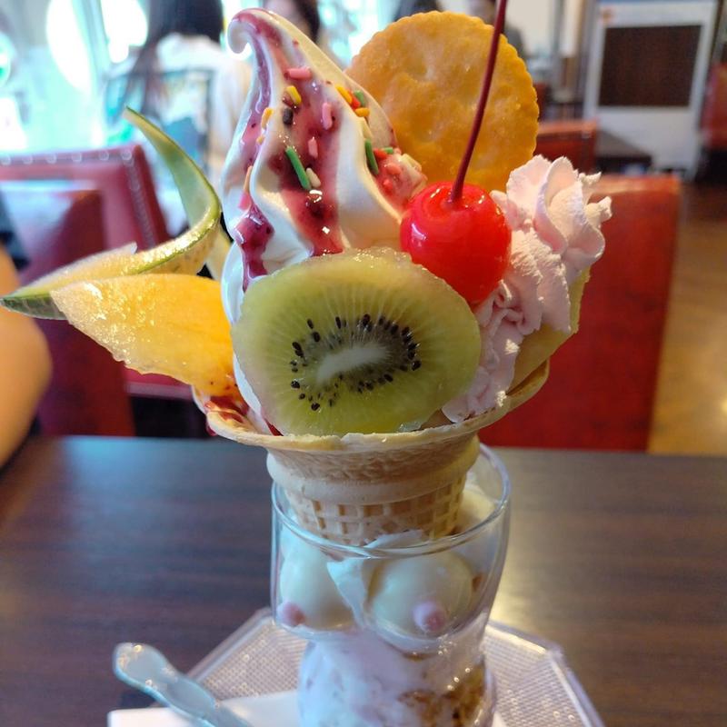 究極のパフェ(カフェ オリンピック)