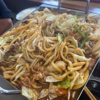 亀山味噌焼きうどん 牛肉、牛ホルモン追加(かめやま食堂 )