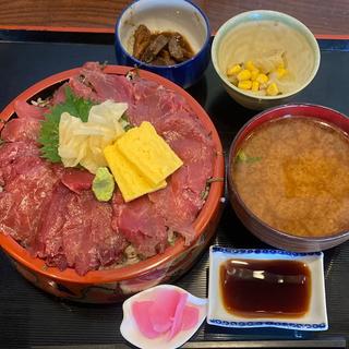 まぐろ中落丼(源七 くろとり食堂)