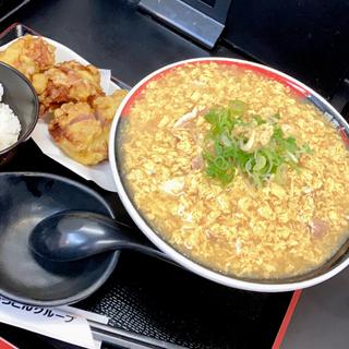 冷やし鶏天鶏卵カレーうどん 普通ご飯(極楽うどん　TKU （ティーケーユー）)