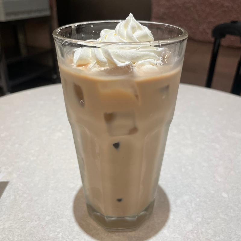 アイスロイヤルミルクティー(Petrichor bakery＆Cafe NEWoMan新宿店)