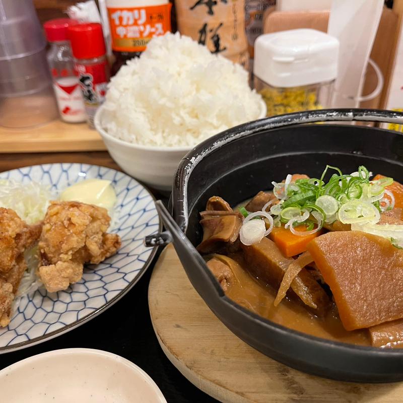 名物 煮込みセット　大盛り(大衆食堂 定食のまる大 府中店)