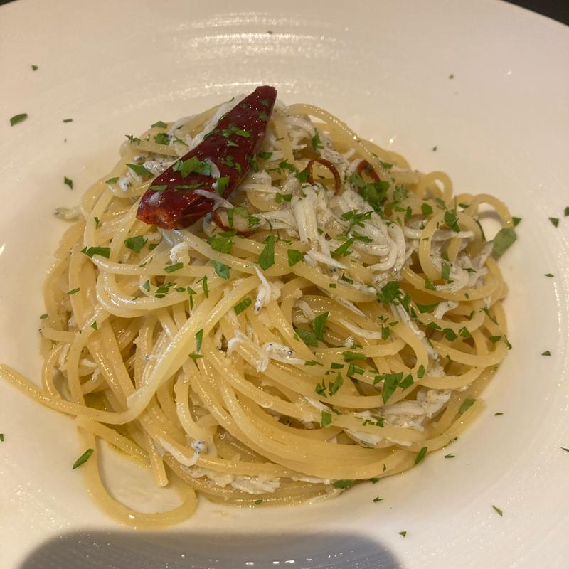 釜揚げしらすのペペロンチーノ(トラットリア ゴデレッチョ 恵比寿)