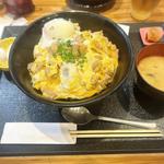 ふわとろとりたま丼(まる赤坂)