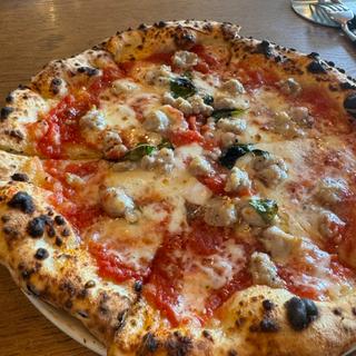 ロマーナにサルシッチャ（イタリアンソーセージ）トッピング(PIZZERIA SOGGIORNO ピッツェリア ソジョルノ)