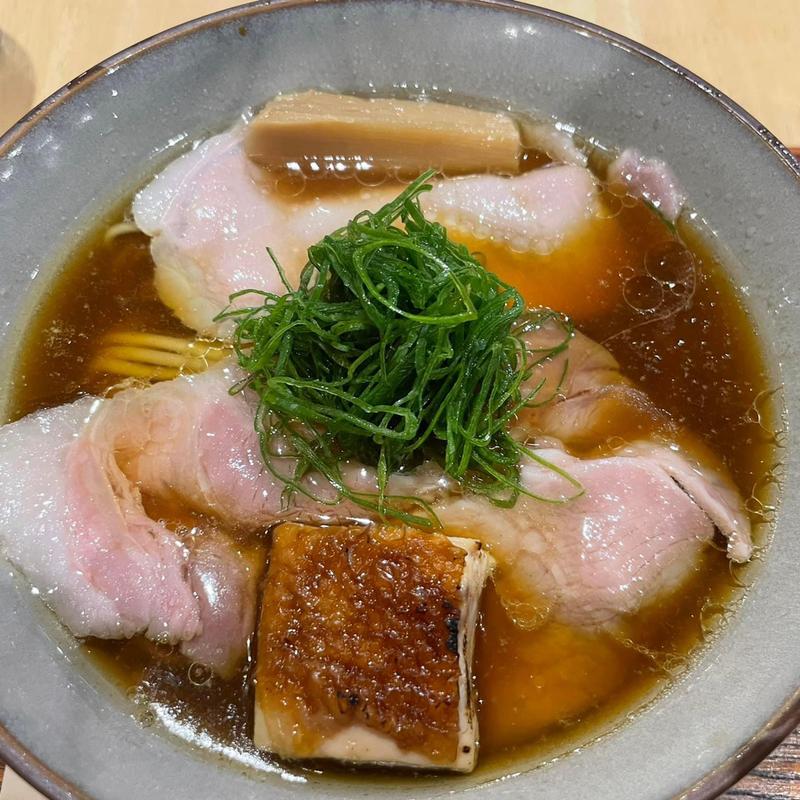 特製ラーメン 醤油 普通盛り(RAMEN VILLAGE CAFE -ラーメンヴィレッジカフェ-)