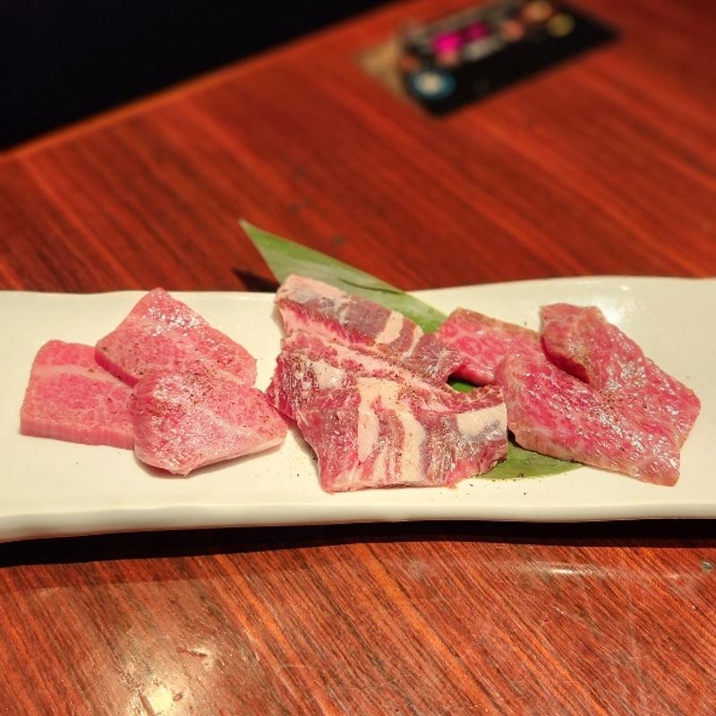 黒毛和牛3種盛り合わせ(ロース・カルビ・ハラミ)(焔立つ肉寿司と牛タンタワー 肉処 双葉 三宮)