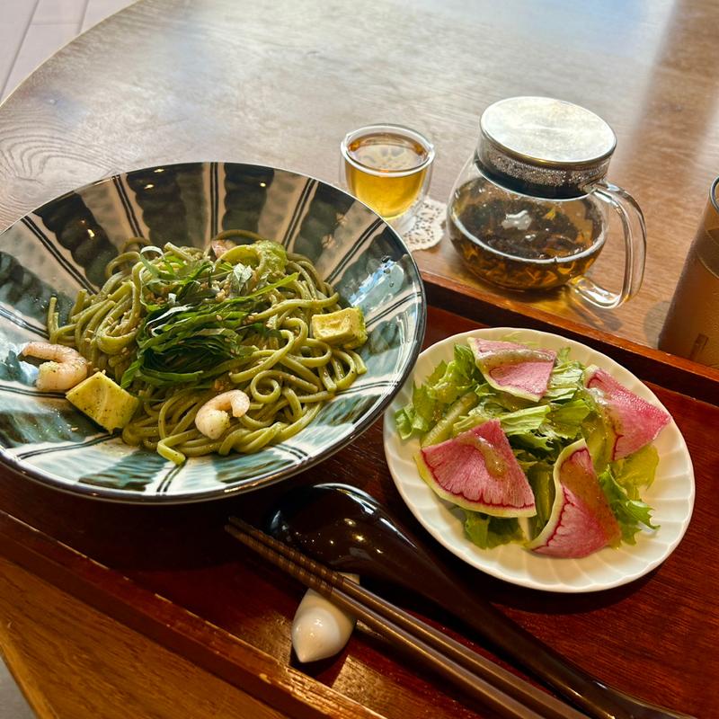 京抹茶の生パスタ アボカドと小海老の大葉ソース(和カフェ Tsumugi アトレ竹芝店)