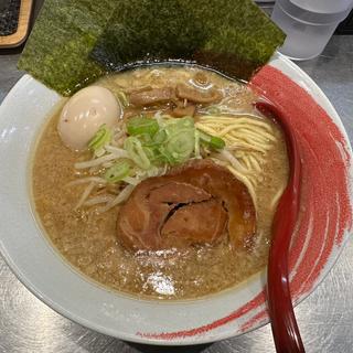とんこつ醤油ラーメン(ラーメン味来本駒込店)
