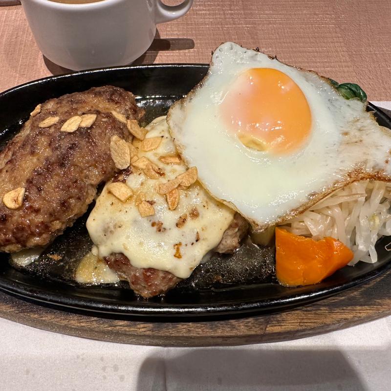 ダブルハンバーグ　目玉焼きトッピング　ご飯大盛り（無料）(克まる)