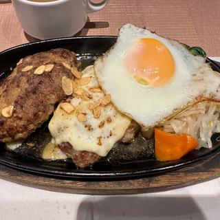 ダブルハンバーグ　目玉焼きトッピング　ご飯大盛り（無料）(克まる)