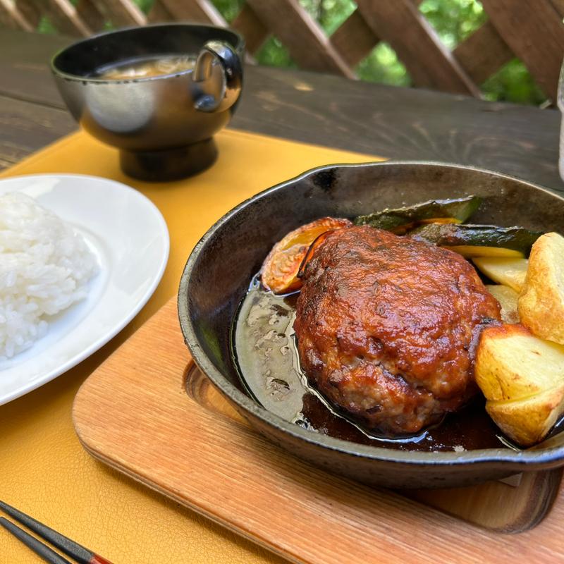 至福ハンバーグ(森の中のお肉レストラン アースガーデン)
