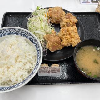から揚げ定食(吉野家 千早東店)