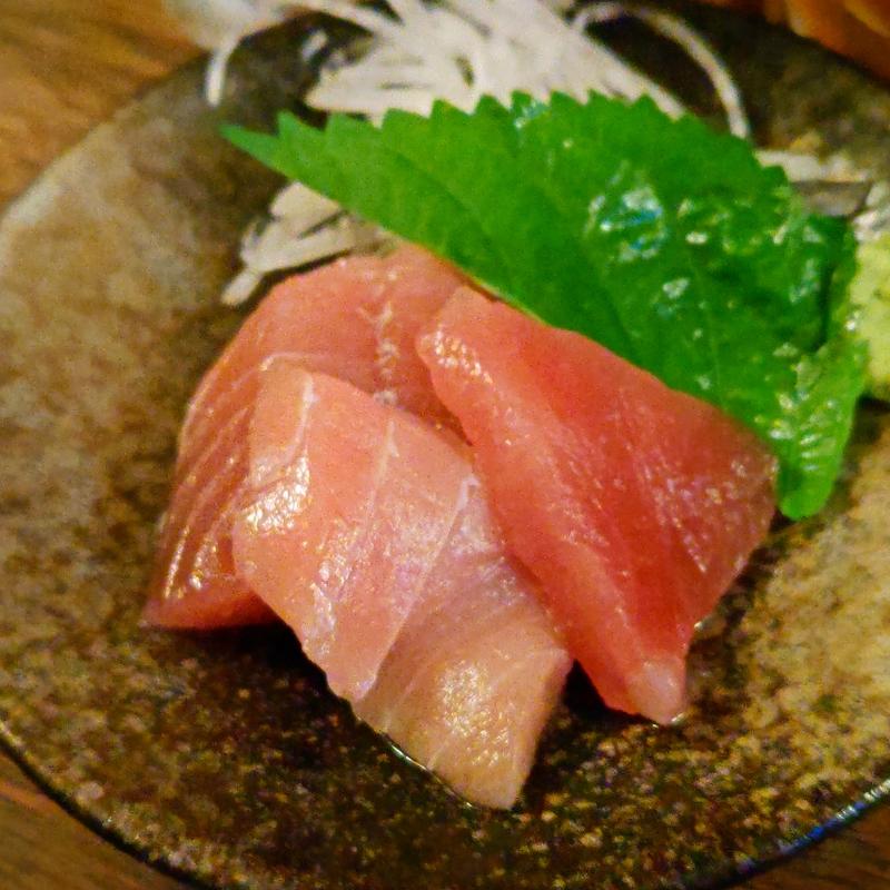 まぐろ刺身(関内もつ肉店 )