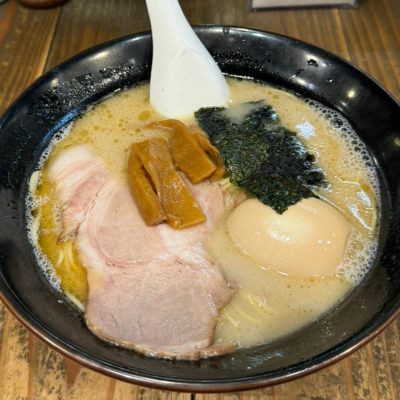 ヨシベーラーメン塩(ネギ抜き)、半熟味付玉子(ラーメン ヨシベー 西葛西店)