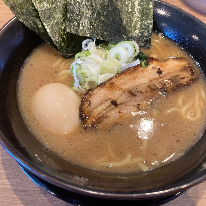 豚骨醤油ラーメン　煮卵トッピング(麺屋達 掛尾店)