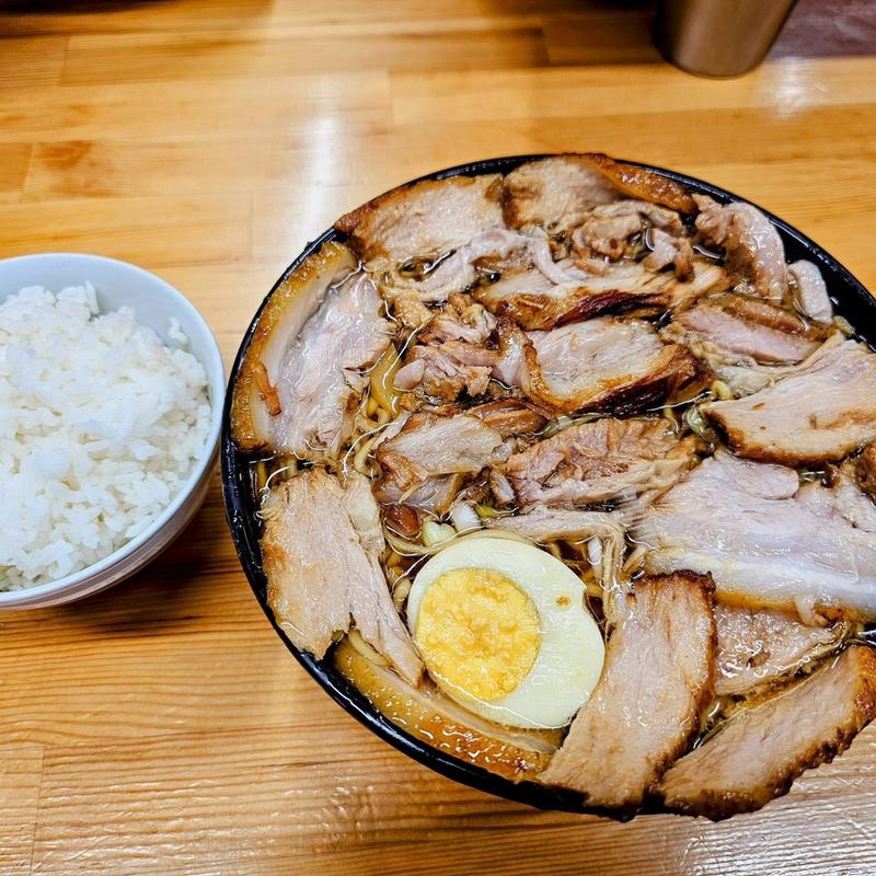 チャーシュー麺(大)麺300g 小ライス(北大塚ラーメン )