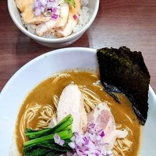 濃厚エイらーめん 大山鶏の切りたて炙りたてご飯(煮干し中華そば 山形屋)