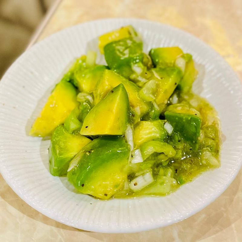 アボカド塩ナムル(やきとん 大喜利 成増店)