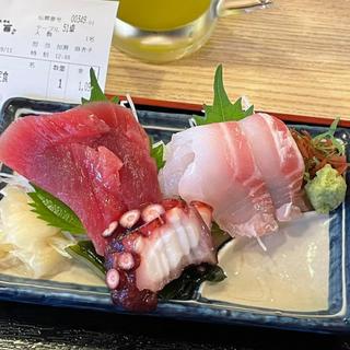 刺身(丸冨水産 池袋西口店)