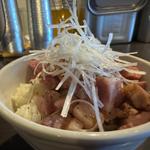 炙りチャーシュー丼(のど黒らぁ麺 永屋)