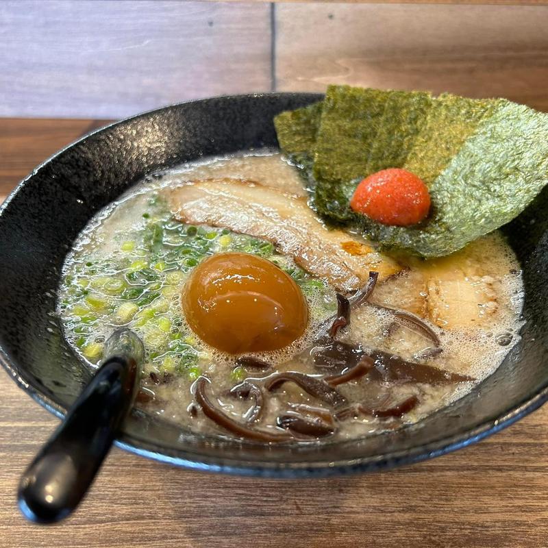 全部のせ九州豚骨ラーメン(どんきさろく )