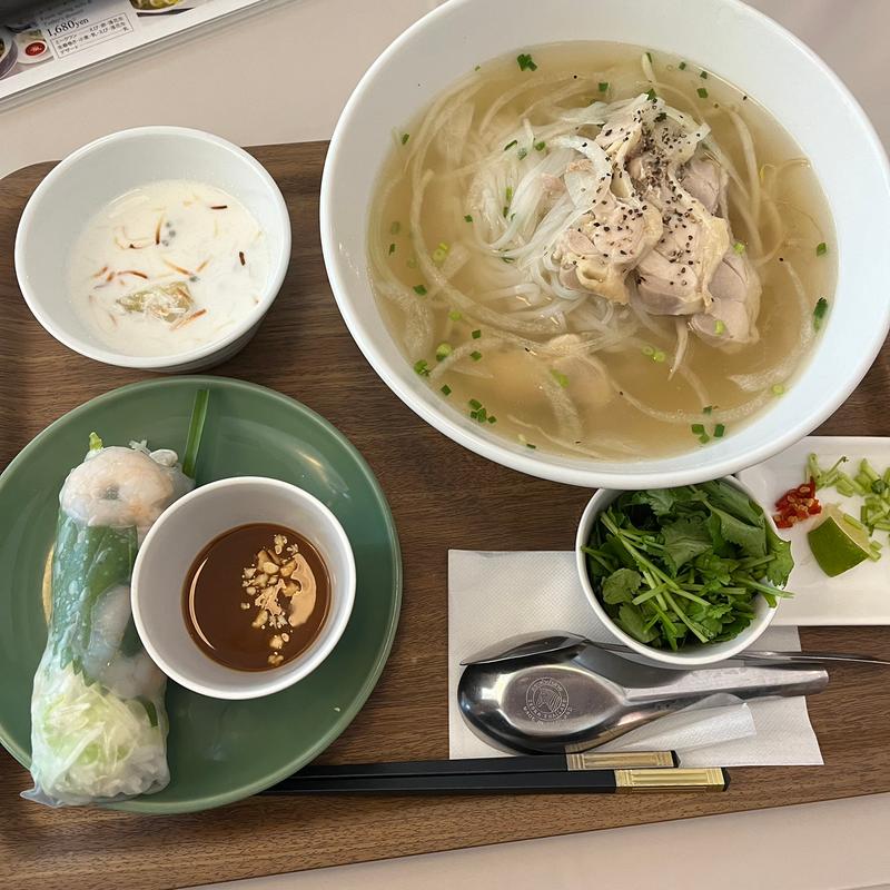 選べるベトナム麺と生春巻きのセット(Nha Viet Nam 恵比寿本店)