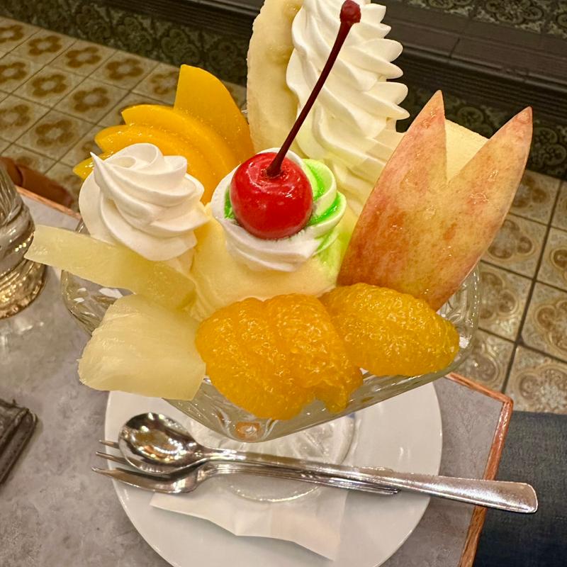 フルーツパフェ(コーヒーショップ　ギャラン)