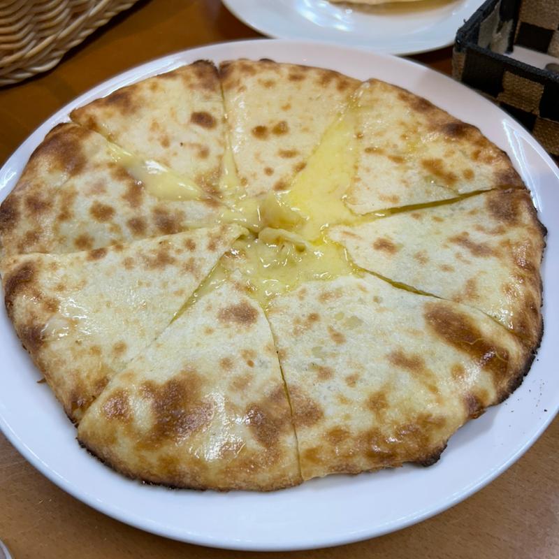 チーズナン(アイ エヌ キッチン 神立店 （I-N kitchen）)