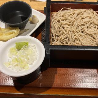 名物 枡もりそば(江戸切り 助六そば ぬる燗佐藤)