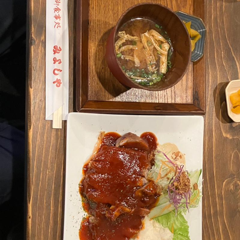 トンテキ定食赤(みよしや)