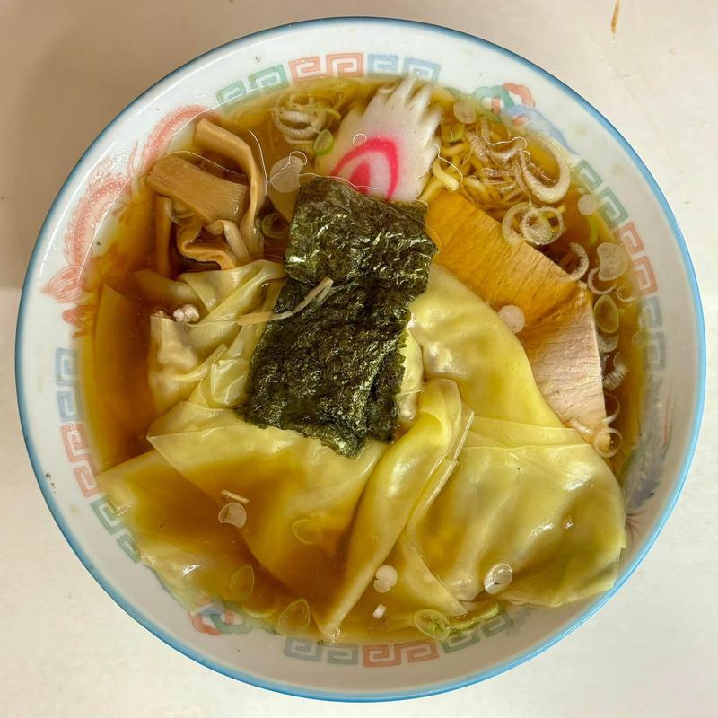 ワンタンメン(中華料理 万福)