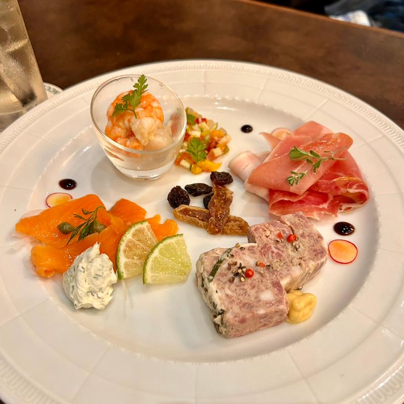 前菜盛り合わせ(AUX BACCHANALES 原宿店（オーバカナル）)