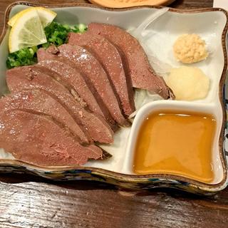 馬レバー刺し(地酒と漁火の火人粋)