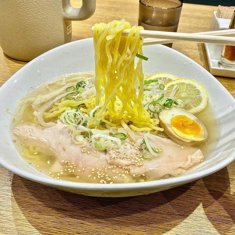 冷やし塩レモンらーめん(吉山商店 なんばラーメン一座店)