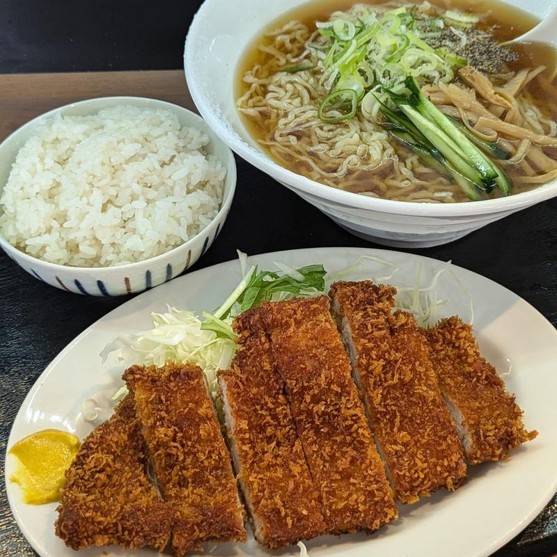 冷やしとんかつラーメン(お食事処 百田屋)