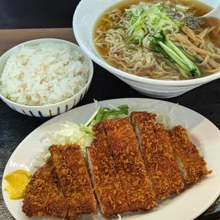 冷やしとんかつラーメン(お食事処 百田屋)