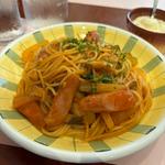 お肉屋さんのソーセージ入りスパゲッティナポリタン(タベルナ・パパ )