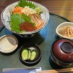 炙りサーモン丼 いくらのせ(鮭山マス男商店 桜木店 )