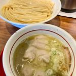 塩つけそば  大盛り 豚足トッピング(麺や 江陽軒 彦根駅前店)