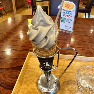 ほうじ茶ソフトクリーム(長峰製茶 新橋店 （ながみねせいちゃ）)