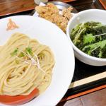 鯛だし塩つけ麺と唐揚げ2個セット(三田製麺所ジ・アウトレット広島店)