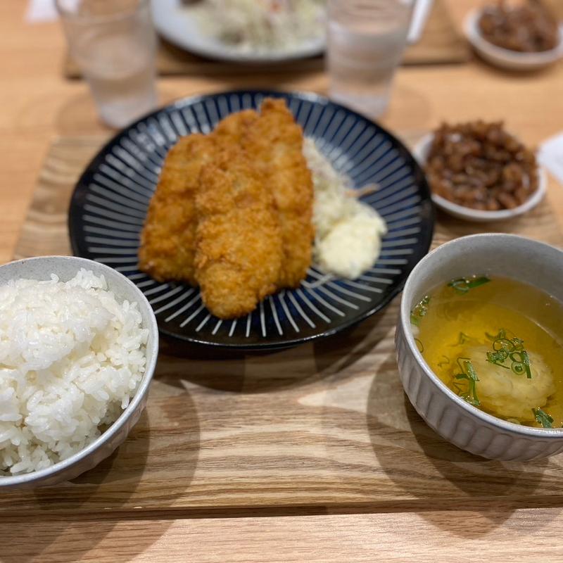 イカフライ定食(お食事処 千早)
