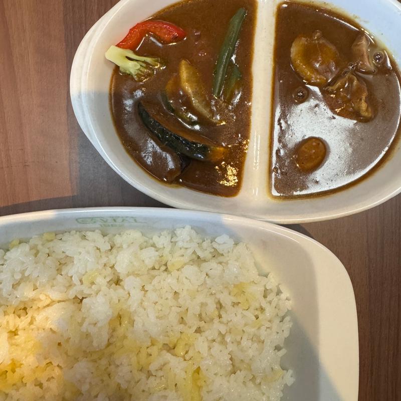 野菜+ホタテカレー(日替りランチ)(ガヴィアル )