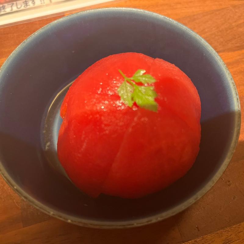 桃のような冷やしトマト(炭火焼鳥 権兵衛)