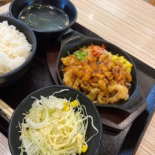 テッチャン定食　大(肉丸商店 モラージュ菖蒲店)