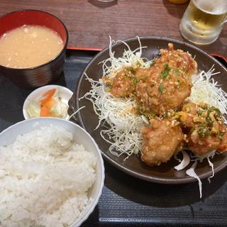 若鶏竜田揚げ定食（5個）(肉屋食堂　たけうち)