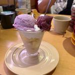 紫芋のパフェ